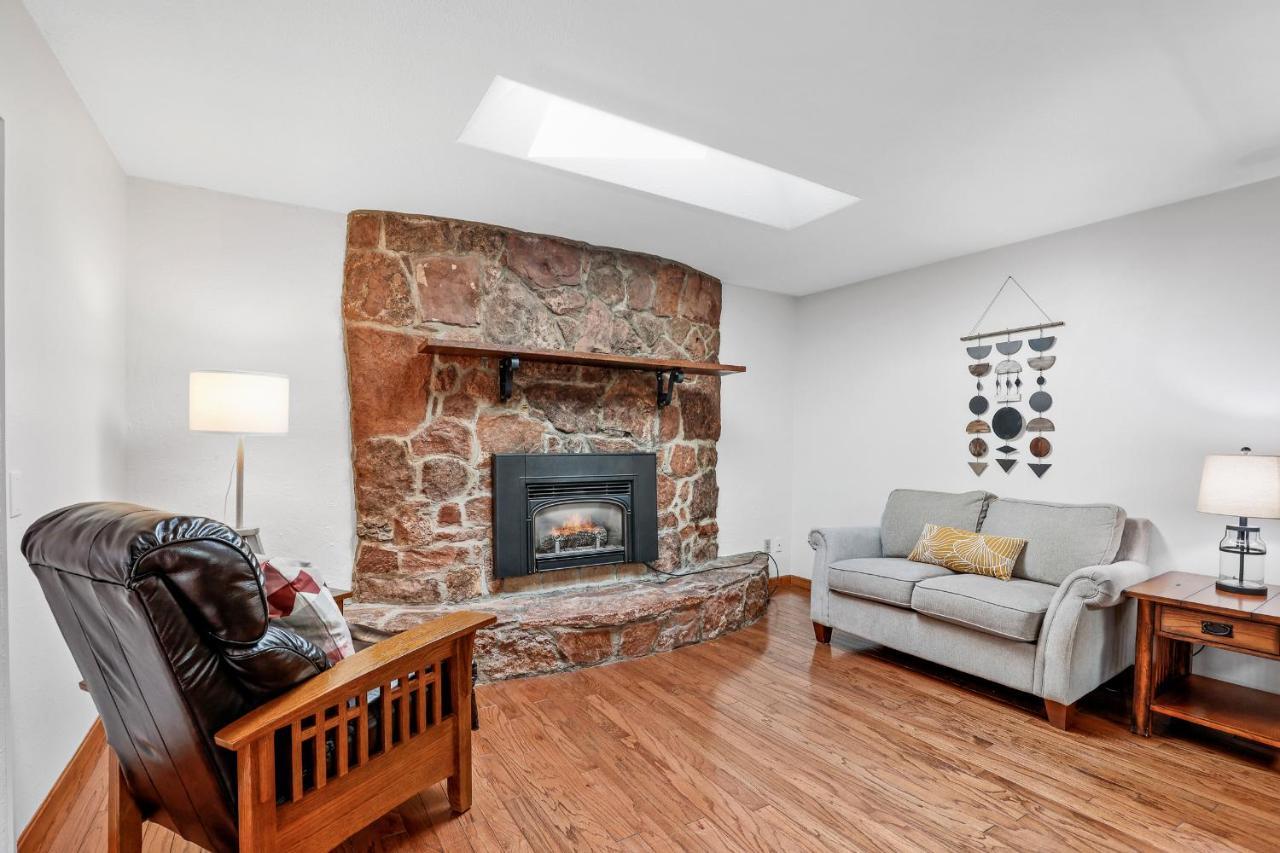 Captivating Continental Country Club Retreat With 4 Bdr And Spacious Deck! Flagstaff Zewnętrze zdjęcie