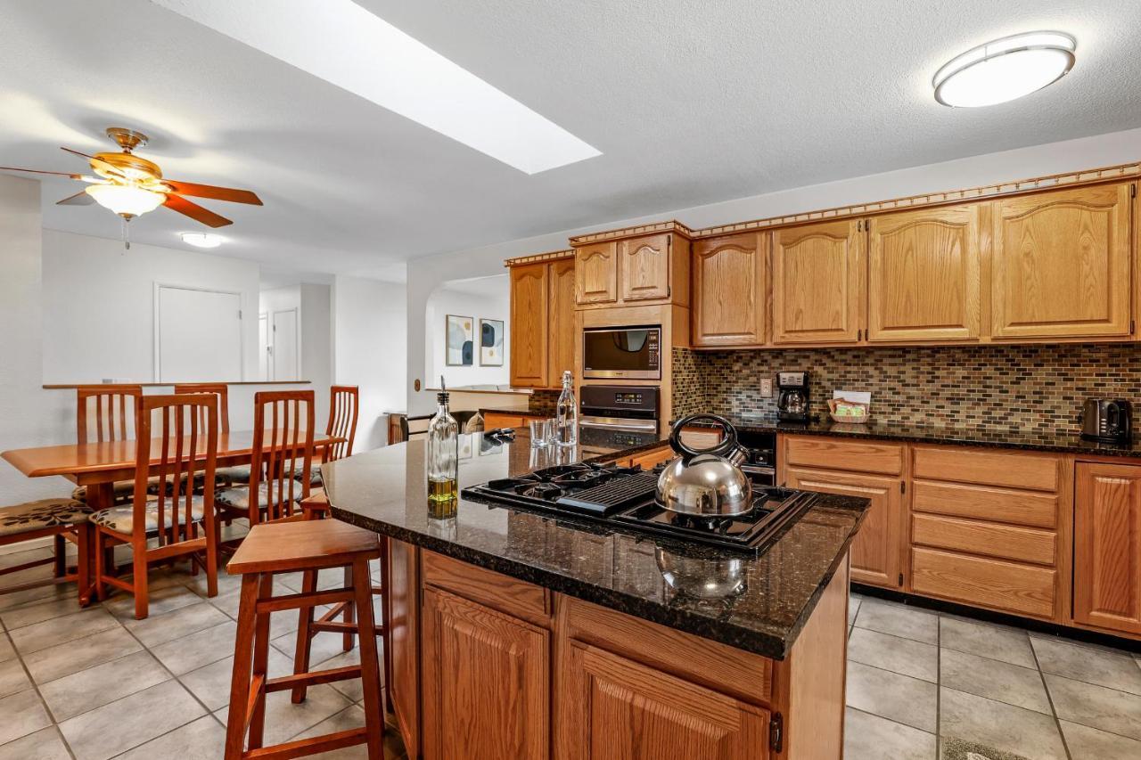 Captivating Continental Country Club Retreat With 4 Bdr And Spacious Deck! Flagstaff Zewnętrze zdjęcie