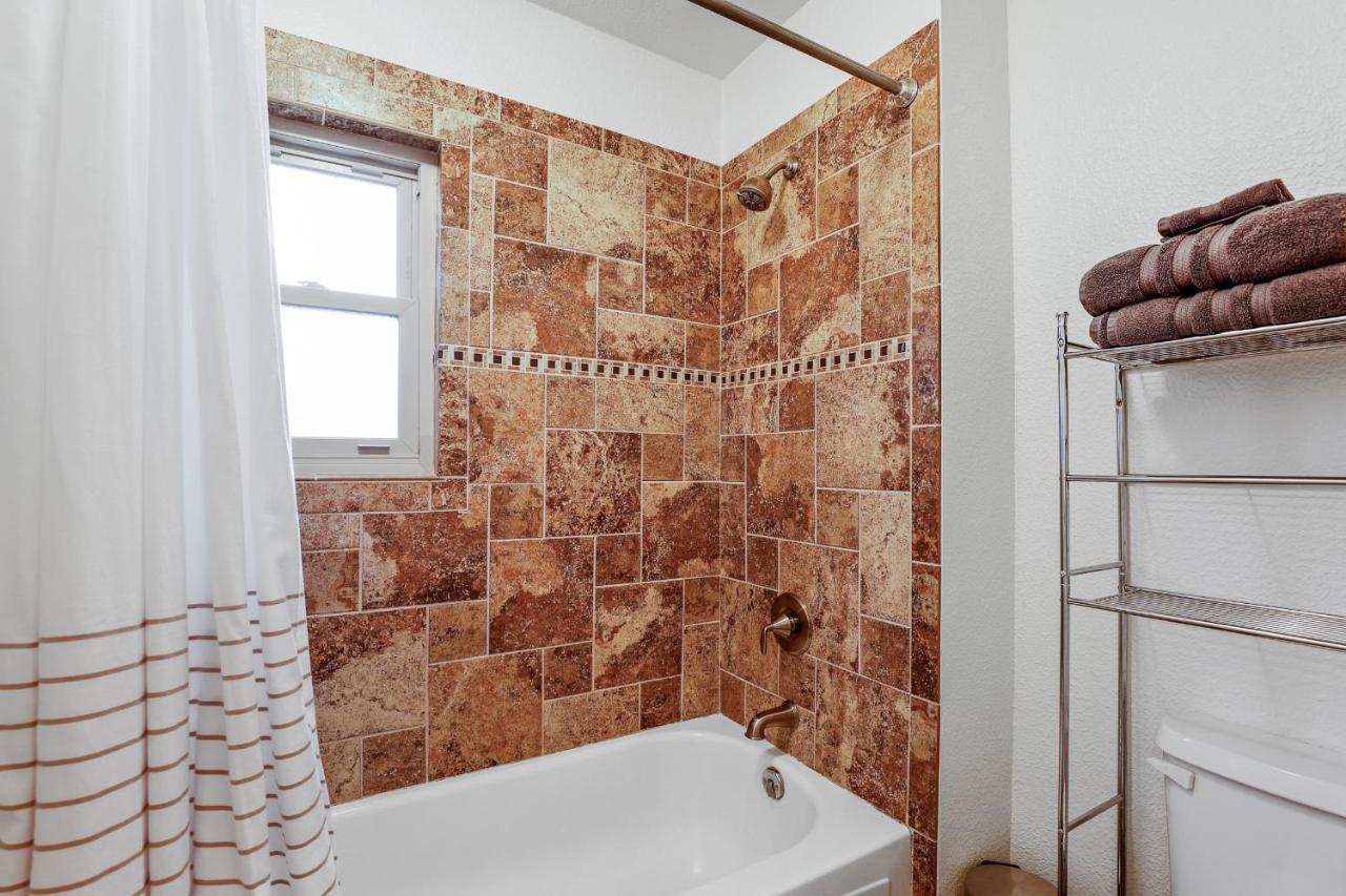 Captivating Continental Country Club Retreat With 4 Bdr And Spacious Deck! Flagstaff Zewnętrze zdjęcie